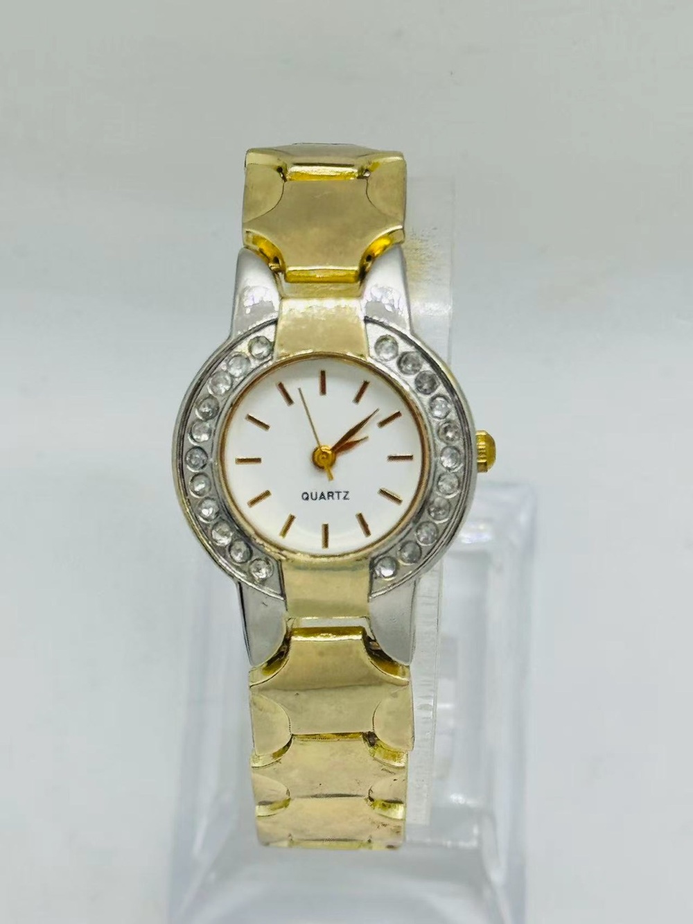 Vintage Women’s Quartz Gold Tone Watch Crystal Accent 22mm New Battery Runs
